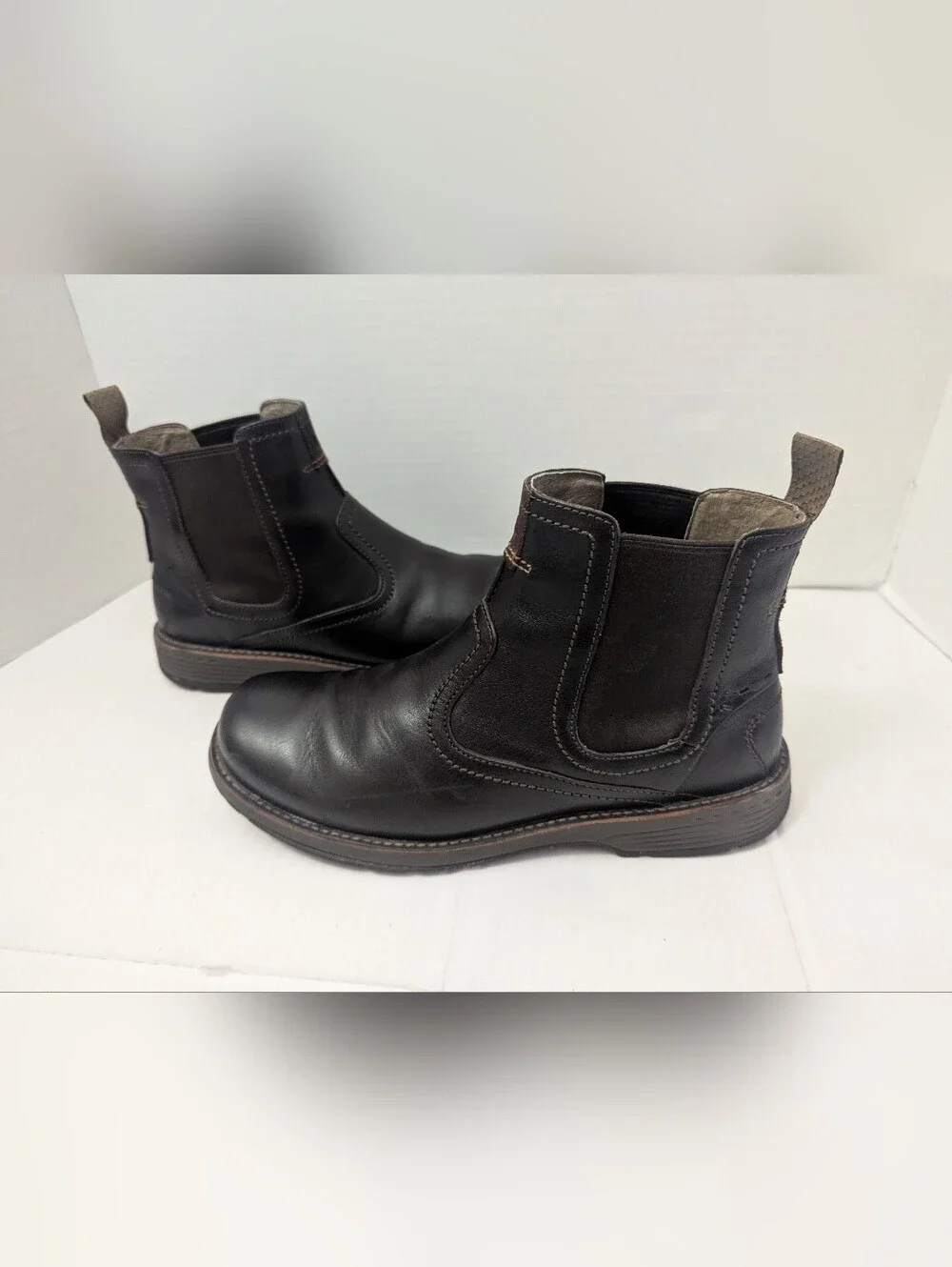 Merrell Leather Chelsea Men's Pull-On Boots in Dark Brown Size 9.5 US